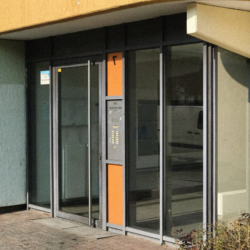 Acceso automático para tienda con puerta corredera