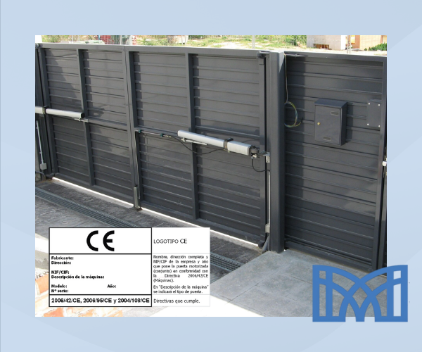Puerta automática en León con sistema de motorización adaptado al Marcado CE